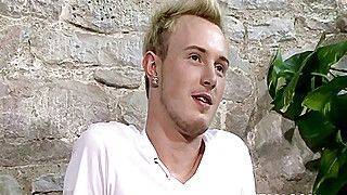 Interviewed British gay solo masturbates - gayxo.com - Britain