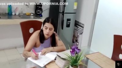 Candy Rouse, Vayolet Fox And Gay Porn - Visito A Sobrina De Mi Esposa En Su Cuarto Y Asi De Facil La Agarro Acostadita En Su Cama - Porno En Espanol 10 Min - gaymotors.escortsyputas.com